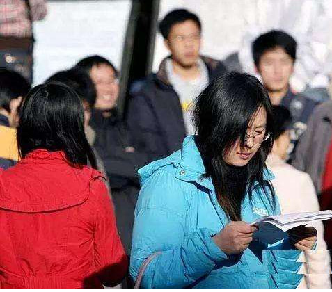 138萬人通過國考審核創(chuàng)7年之最 119個職位無人報